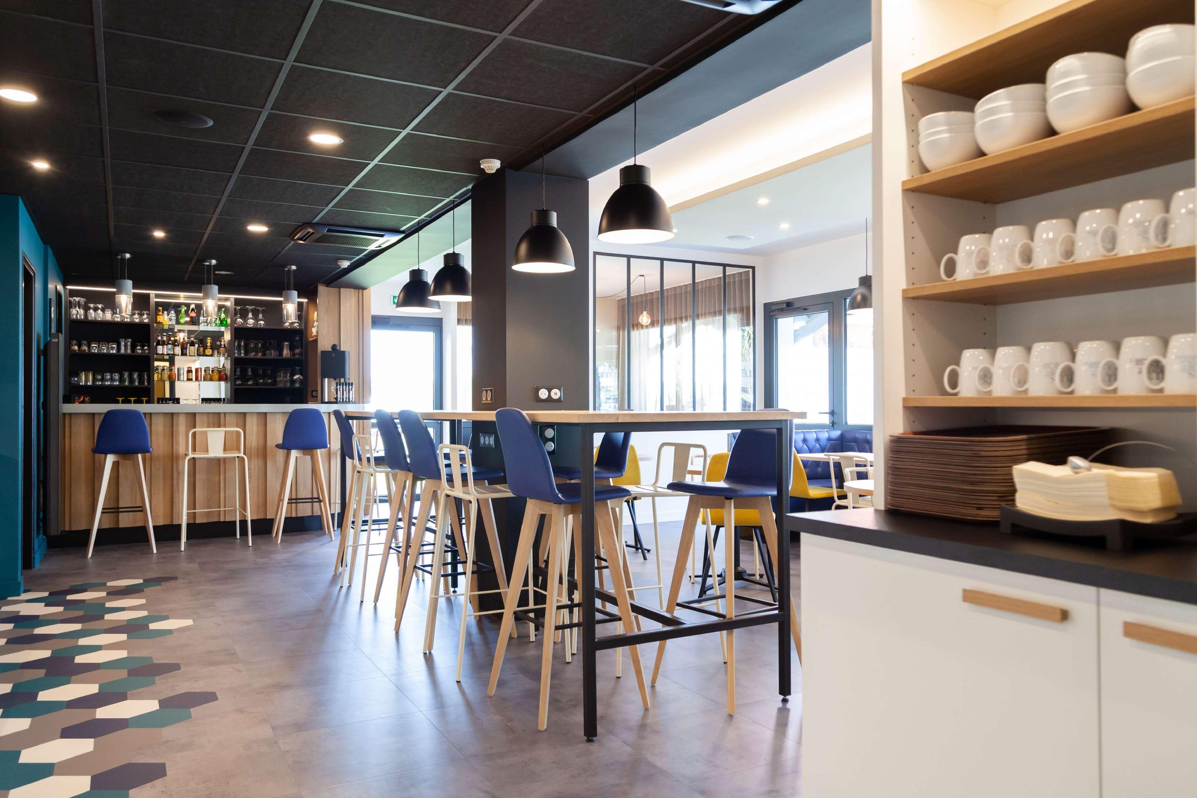 Kyriad Niort-Espace Mendesfrance Exterior foto